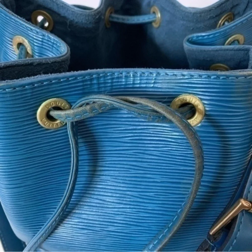 LOUIS VUITTON LV Shoulder Bag Petit Noe Blue Epi